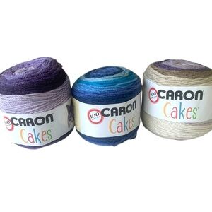 NWT CARON Cakes Yarn Bulky Skeins Acrylic, & Wool 3X200 Grams